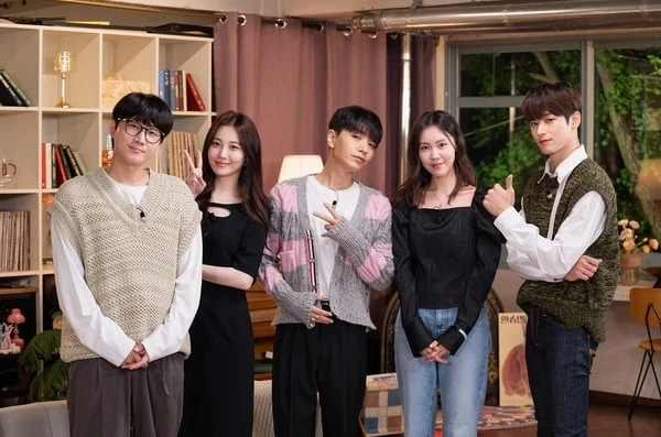 《換乘戀愛》主持觀察群 《換乘戀愛》主持觀察群