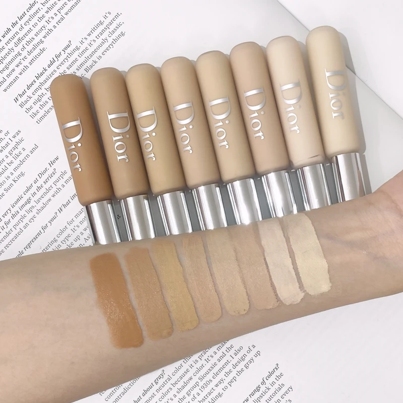 DIOR迪奧專業後台雙用遮瑕乳(共8色)14g，NT1,200。