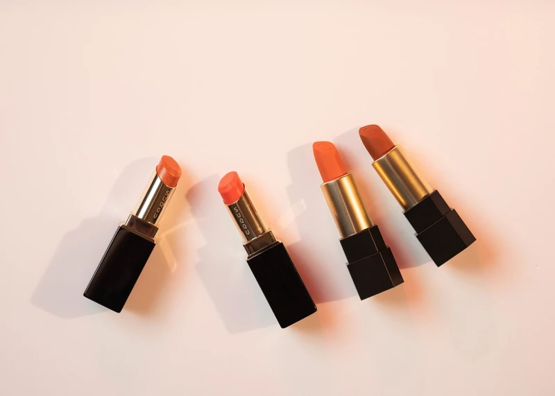 (左起)SUQQU 晶采艷澤唇膏 #122、SUQQU 晶采艷澤唇膏 #123 各NT$1,900、SUQQU 晶采透霧唇膏 #108、SUQQU 晶采透霧唇膏 #109 組合價格各NT$1,950 (左起)SUQQU 晶采艷澤唇膏 #122、SUQQU 晶采艷澤唇膏 #123 各NT$1,900、SUQQU 晶采透霧唇膏 #108、SUQQU 晶采透霧唇膏 #109 組合價格各NT$1,950