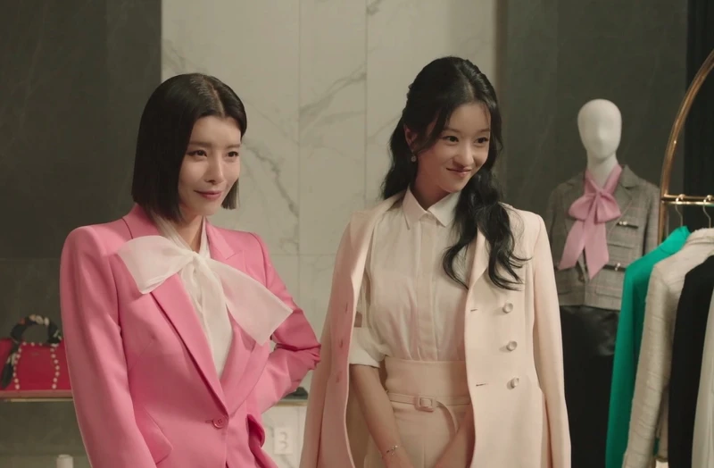 《夏娃的醜聞》李拉艾逐漸收服韓素拉