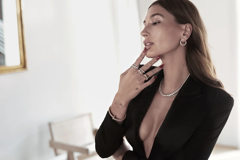 海莉鮑德溫Hailey Bieber任Tiffany & Co.品牌全球代言人、Tiffany T系列全新代言人