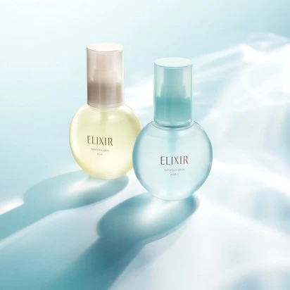 ELIXIR怡麗絲爾彈潤瞬效超微噴霧常態與沁涼限定版情境。 ELIXIR怡麗絲爾彈潤瞬效超微噴霧常態與沁涼限定版情境。