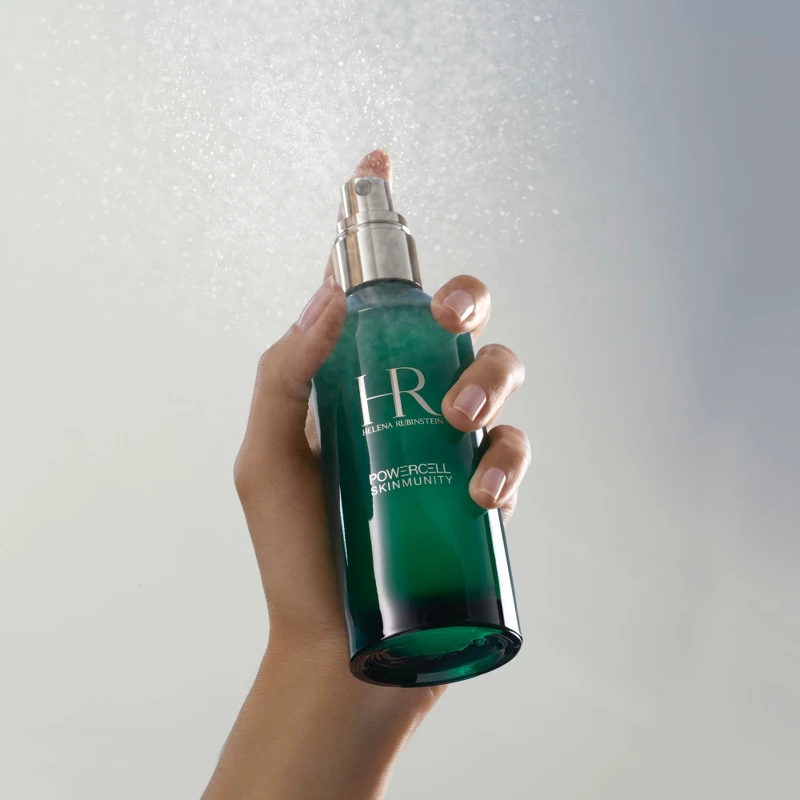 HR赫蓮娜植萃綠寶修護噴霧形象圖。 HR赫蓮娜植萃綠寶修護噴霧形象圖。