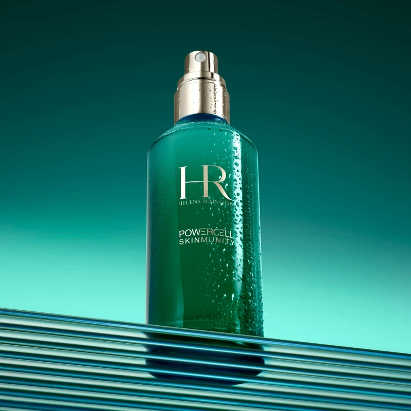 HR赫蓮娜植萃綠寶修護噴霧形象圖。 HR赫蓮娜植萃綠寶修護噴霧形象圖。