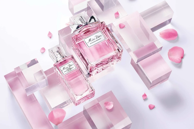 迪奧Miss Dior髮香噴霧情境圖。