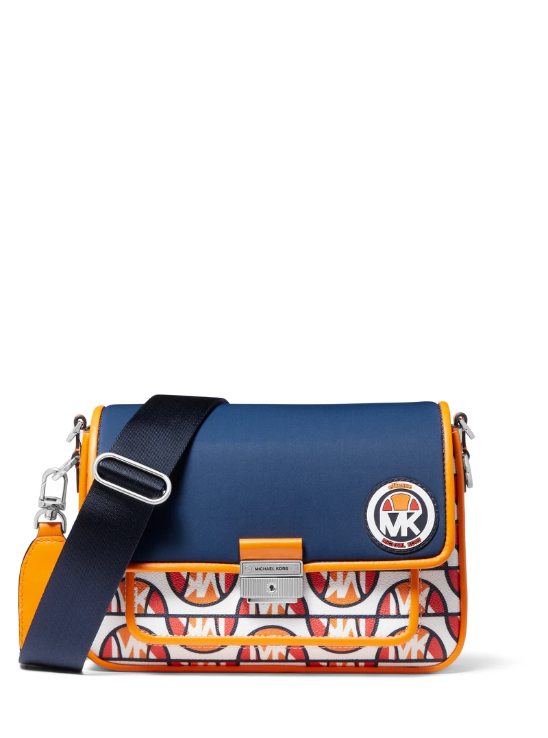 Michael Kors 肩背包,NT17,700。 Michael Kors 肩背包,NT17,700。