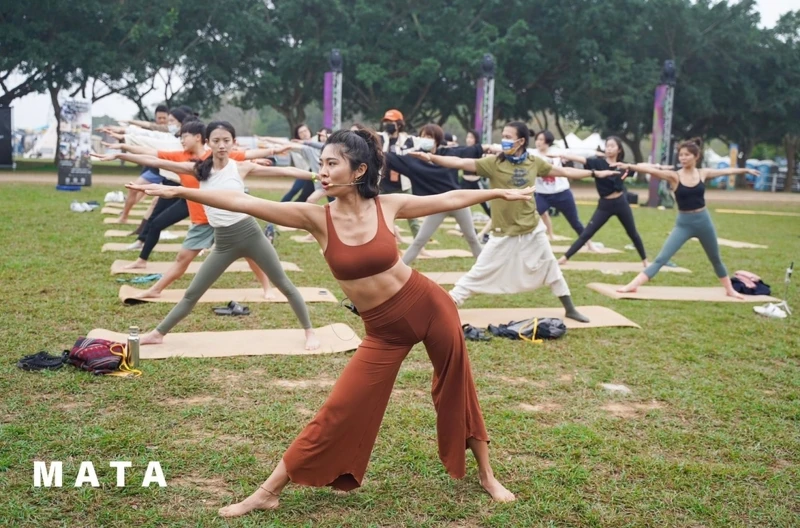 「MATA軟木」首次與「SUNMAI 金色三麥」聯手推出啤酒瑜珈，針對肌肉放鬆、新品啤酒放鬆疲勞的身心。