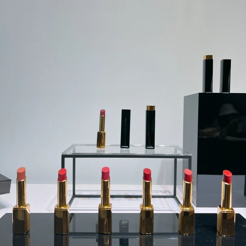 香奈兒超炫耀精萃唇膏。 香奈兒超炫耀精萃唇膏。