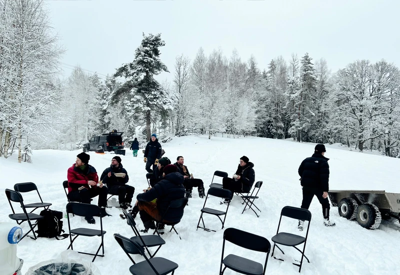 〈Storm〉MV跨海組成百人團隊