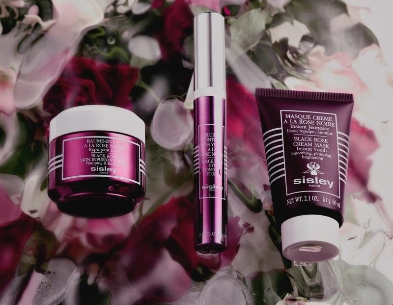 Sisley玫瑰彈潤嫩膚護理主要使用黑玫瑰抗老系列產品。