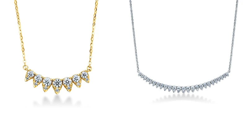 (左)Aerial系列Lunar Eclipse黃K金鑽石項鍊(小型)、(右)Aerial Lunar Eclipse白K金鑽石項鍊(中型)。 (左)Aerial系列Lunar Eclipse黃K金鑽石項鍊(小型)、(右)Aerial Lunar Eclipse白K金鑽石項鍊(中型)。