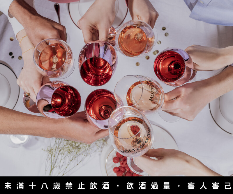 香檳融入日常生活。