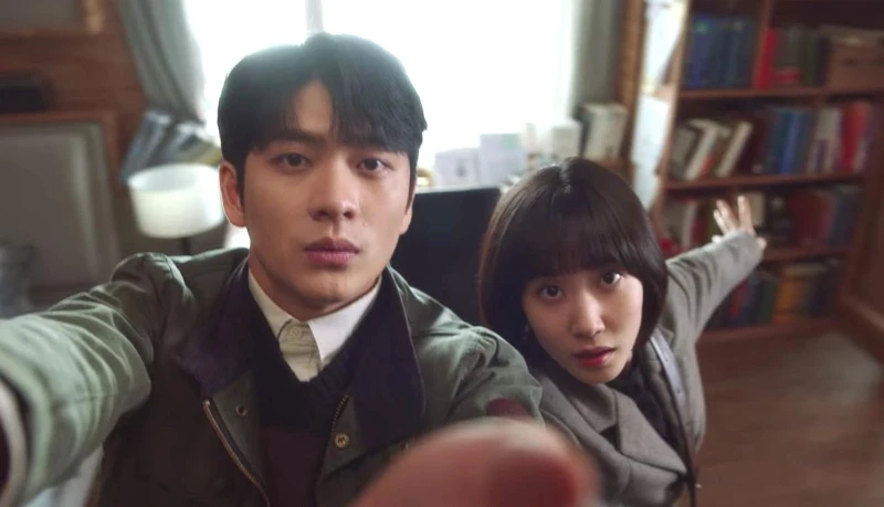 《非常律師禹英禑》英禑與濬浩越走越近