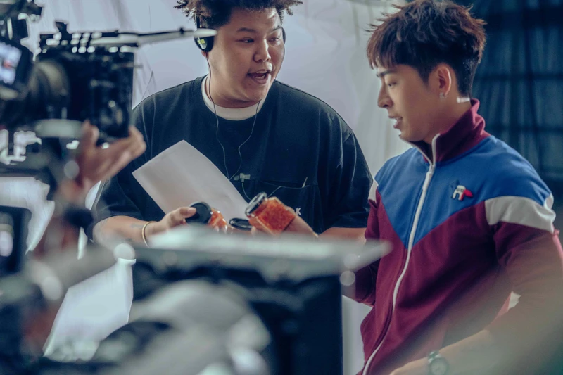 導演鄭晉軒讚4名演員各具特色和喜劇節奏(左起鄭晉軒、呂爵安) 導演鄭晉軒讚4名演員各具特色和喜劇節奏(左起鄭晉軒、呂爵安)