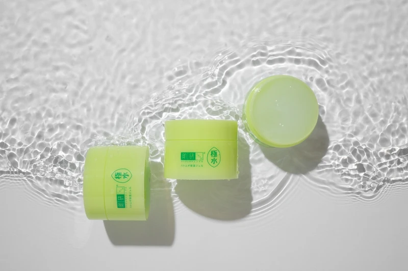 肌研極水薏仁保濕凝露擁有水感凝露質地,帶來清透水潤膚觸。 肌研極水薏仁保濕凝露擁有水感凝露質地,帶來清透水潤膚觸。