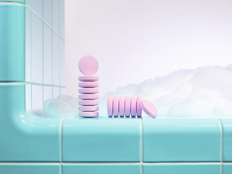 香奈兒CHANCE粉紅泡泡香氛沐浴球情境圖。