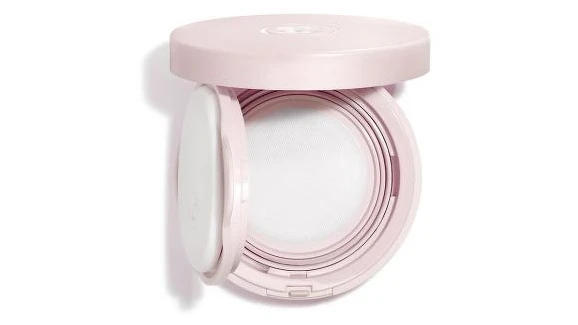 香奈兒CHANCE 粉紅甜蜜香凝舒芙蕾5g,NT2,640 香奈兒CHANCE 粉紅甜蜜香凝舒芙蕾5g,NT2,640