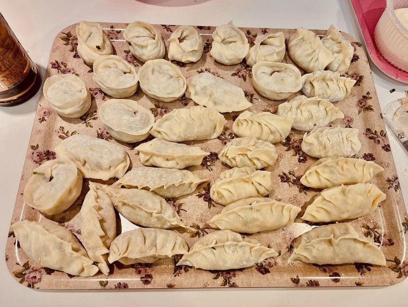 孫藝珍首次做餃子就上手 孫藝珍首次做餃子就上手