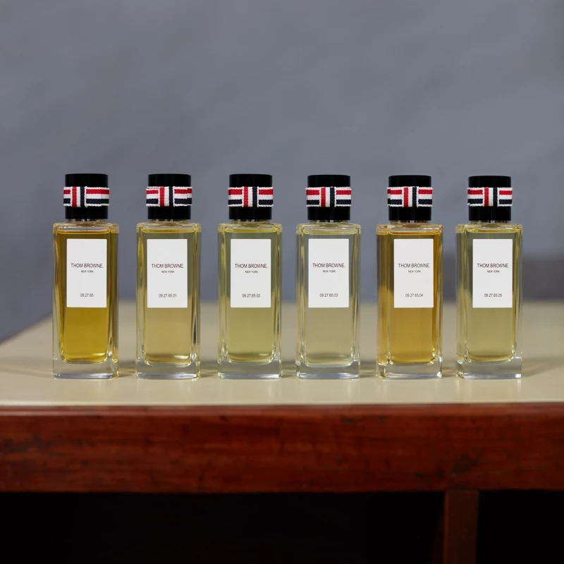 THOM BROWNE中性香水系列。
