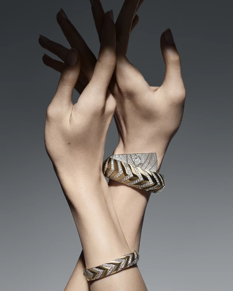 LV頂級珠寶系列《Spirit》系列模特兒穿搭圖