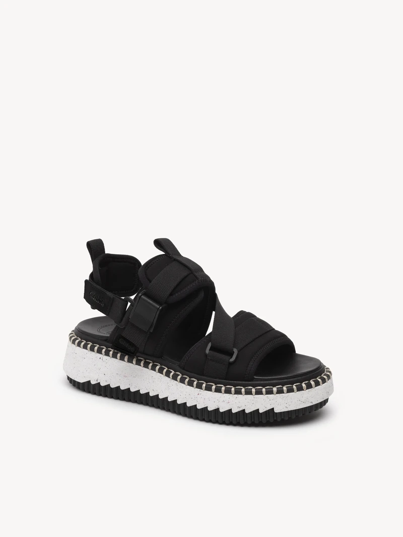 Chloé Lilli 黑色厚底涼鞋,NT 24,600 Chloé Lilli 黑色厚底涼鞋,NT 24,600
