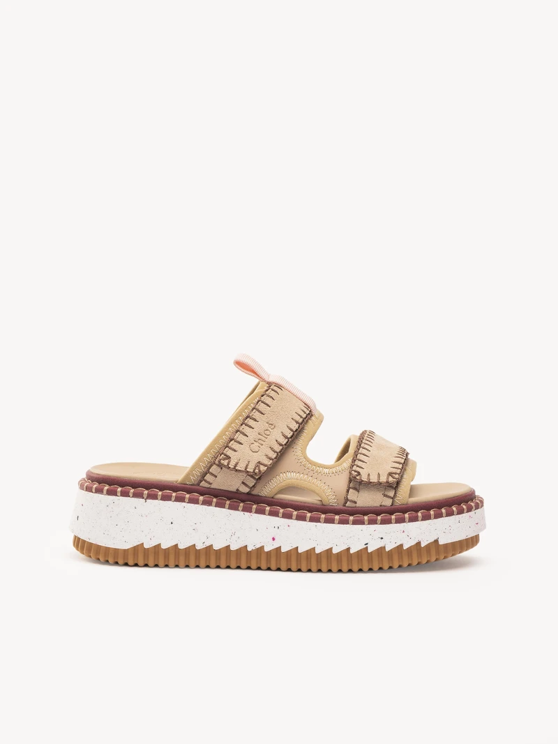 Chloé Lilli淡腮紅色厚底拖鞋,NT 26,100 Chloé Lilli淡腮紅色厚底拖鞋,NT 26,100