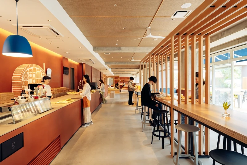 附設了咖啡廳，能在此享用早餐。