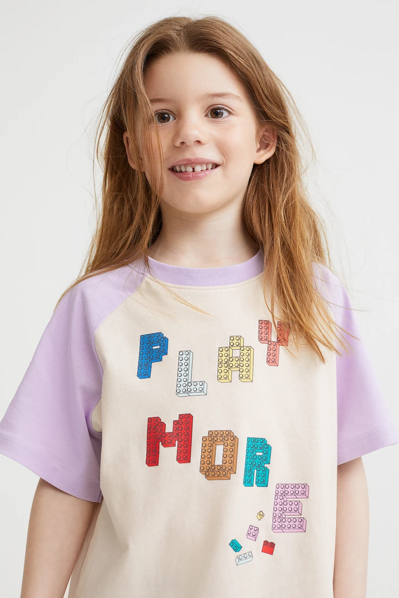 H&M 圖案T恤，NT349。