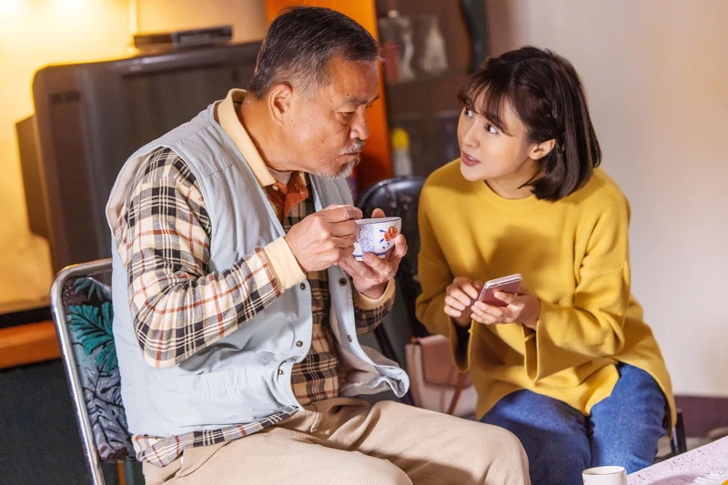 ▲▼大元細心照顧龍天翔;邱凱偉Darren、龍天翔敬業泥濘中翻滾。(圖/華視提供) ▲▼大元細心照顧龍天翔;邱凱偉Darren、龍天翔敬業泥濘中翻滾。(圖/華視提供)