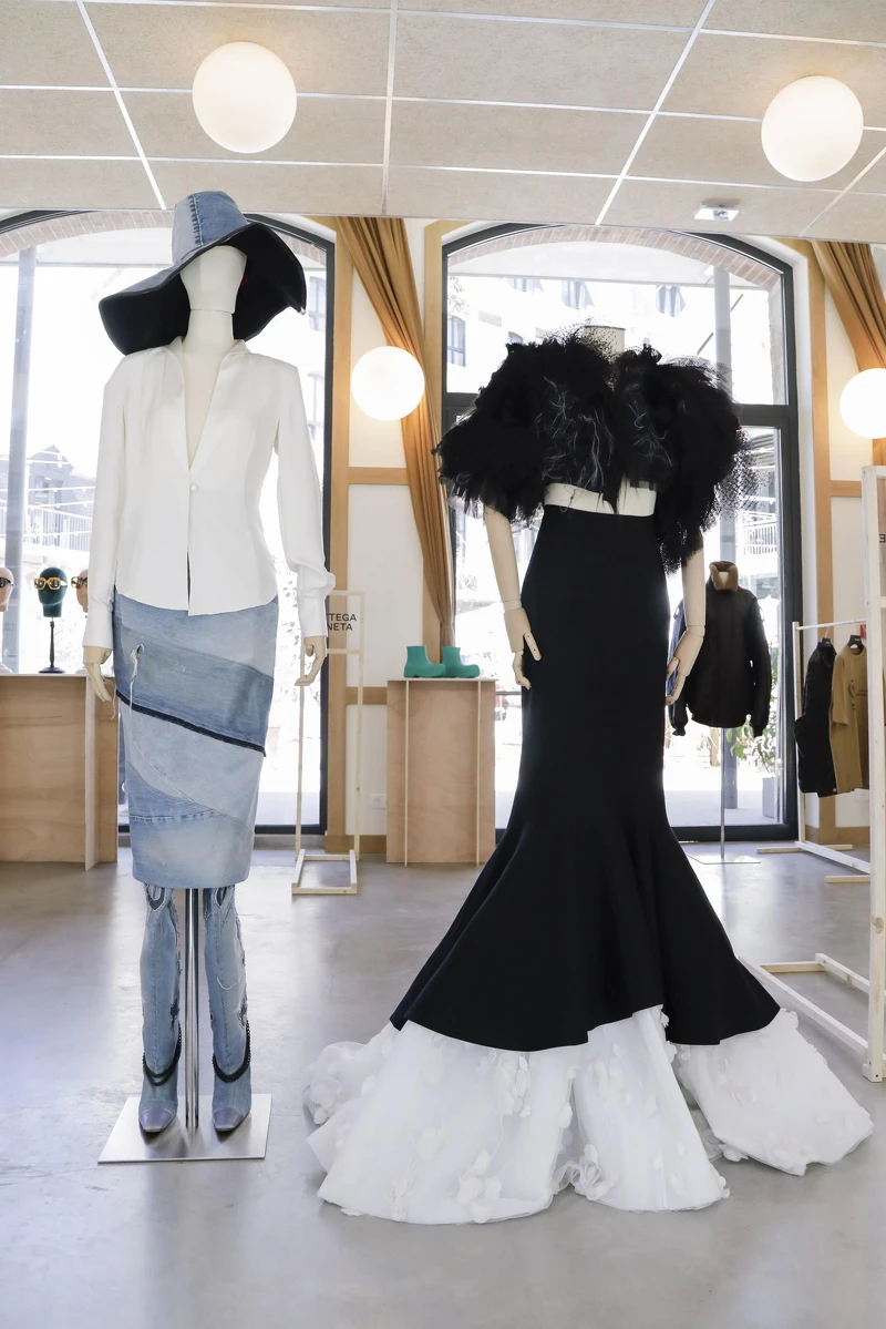 設計師 Ronald van der Kemp 以再生面料打造的訂製服設計 (Upcycled couture creations by Ronald van der Kemp) 設計師 Ronald van der Kemp 以再生面料打造的訂製服設計 (Upcycled couture creations by Ronald van der Kemp)