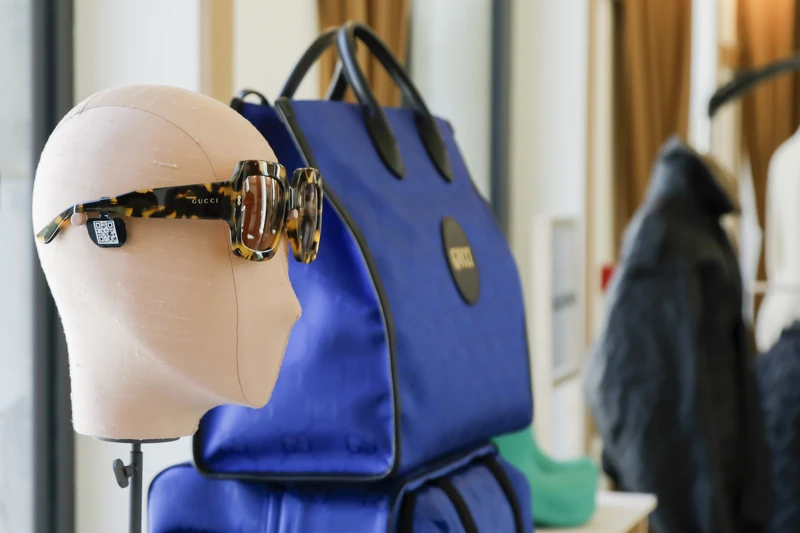 Kering 開雲集團是永續時尚領頭羊,旗下品牌如 Gucci 推出許多永續系列商品 Kering 開雲集團是永續時尚領頭羊,旗下品牌如 Gucci 推出許多永續系列商品