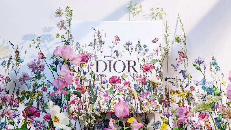 迪奧Miss Dior絢麗繁花限量禮盒。