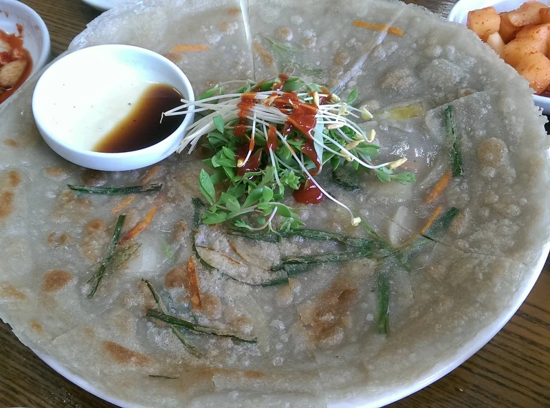 城北洞鍋巴雞白熟的藥膳鍋巴燉雞套餐-蕎麥煎餅