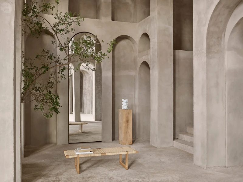 使用建築家具的概念,設計出可搭配沙發床的多功能邊桌。 使用建築家具的概念,設計出可搭配沙發床的多功能邊桌。