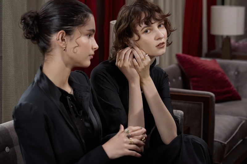 agete以「羅密歐與茱麗葉」為靈感打造七夕贈禮，並映襯著維多利亞時代的浪漫情懷。