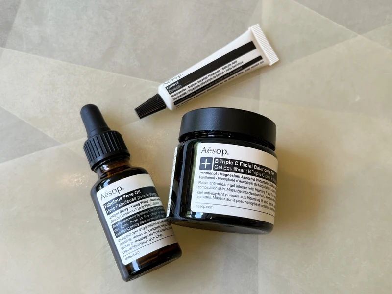 Aesop肌膚調理凝露可搭配控油、煥采滋潤精露使用。