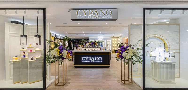 CYRANO席哈諾漢神本館店景。