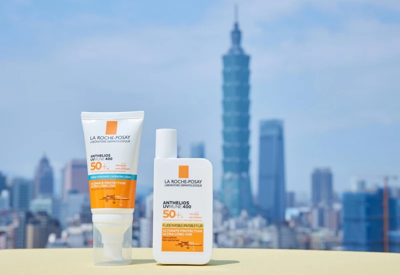 (左)理膚寶水安得利溫和極效防曬乳、(右)理膚寶水安得利清爽極效夏卡防曬液。