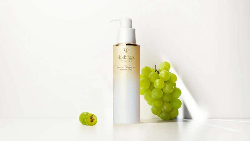 肌膚之鑰精萃光采卸妝油200ml，NT2,000