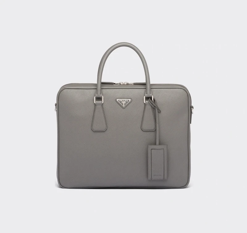 Prada Saffiano大理石灰皮革公事包,NT 120,000 Prada Saffiano大理石灰皮革公事包,NT 120,000