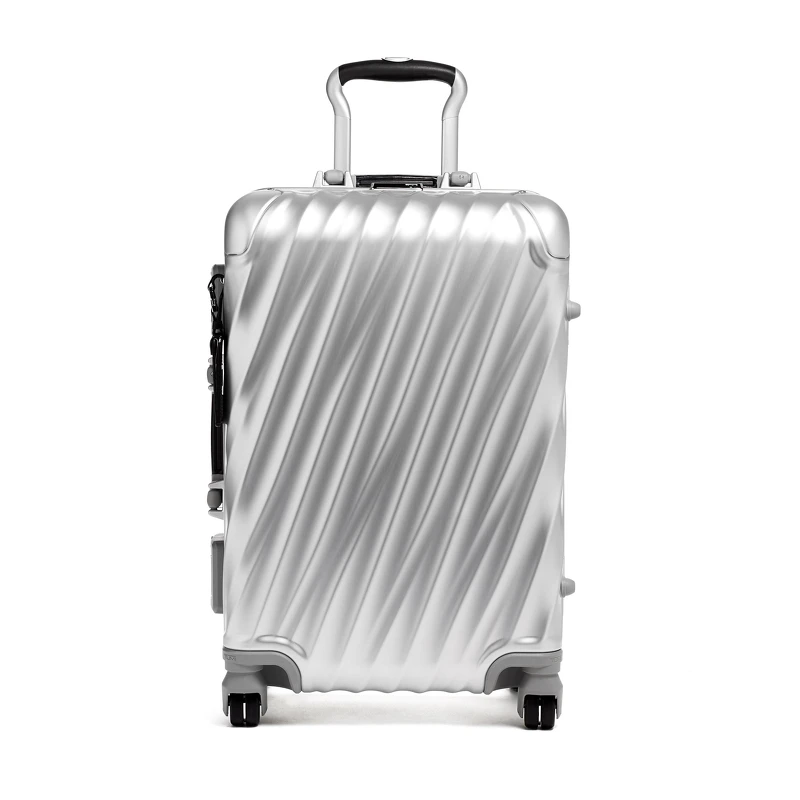 Tumi 19 Degree 鋁合金旅行箱，NT52,800。