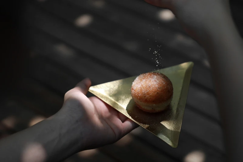 開化堂 Kaikado 手敲黃銅三角盤。 開化堂 Kaikado 手敲黃銅三角盤。