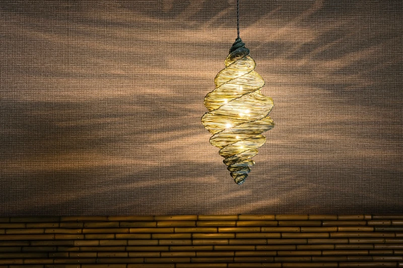 「螢籠」燈飾。 「螢籠」燈飾。