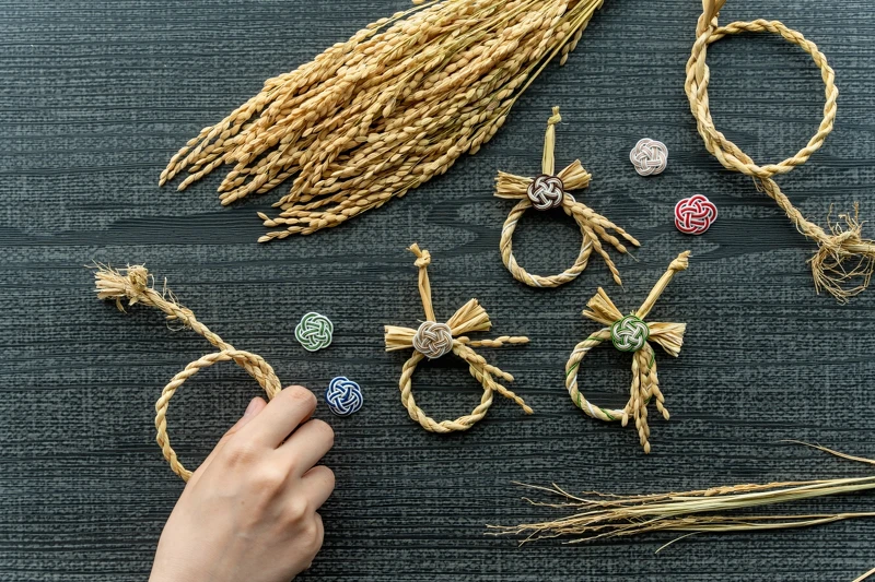 此為農家傳統,透過雙手完成繩索並有「祈禱」之意。 此為農家傳統,透過雙手完成繩索並有「祈禱」之意。