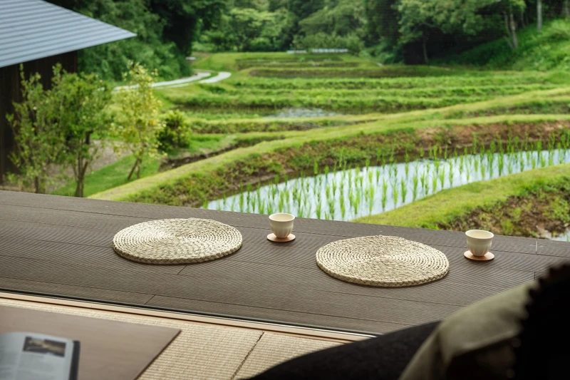 「棚田離」獨立客房緣側。 「棚田離」獨立客房緣側。