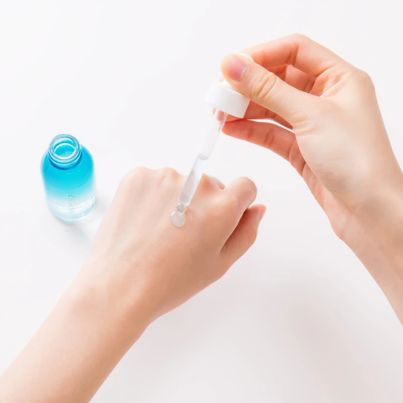 ampm skincare藍銅B5修護精華質地。