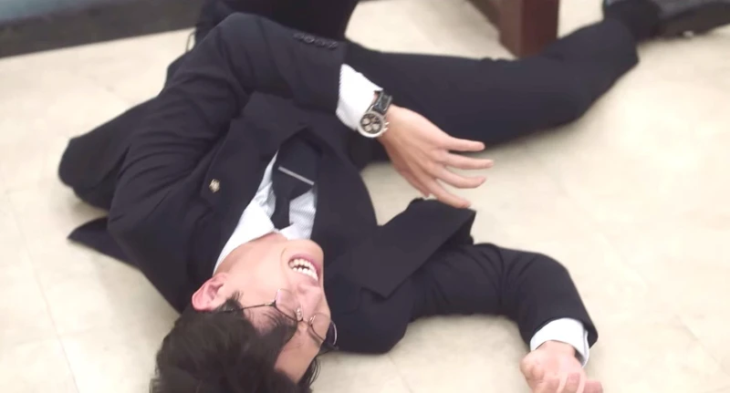 鄭明錫律師倒地不起