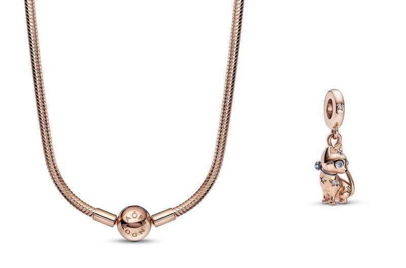 Pandora Moments蛇形項鏈 NT9,980、璀璨寵物貓吊飾NT2,880