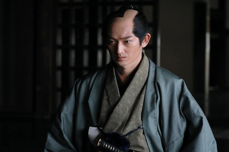 永山瑛太飾演與北齋形成莫逆之交的小說家柳亭種彥 永山瑛太飾演與北齋形成莫逆之交的小說家柳亭種彥