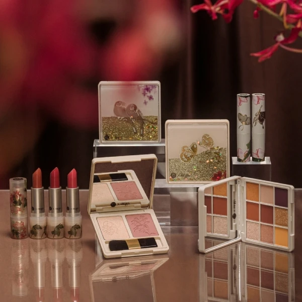 FreshO2 X珍藏故宮郎世寧系列彩妝。 FreshO2 X珍藏故宮郎世寧系列彩妝。